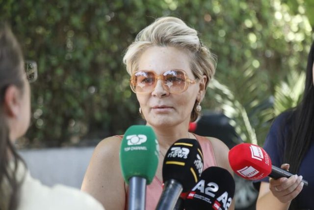 Unë me barrë nuk ngel” Monika Kryemadhi komenton deklaratat e Berishës për mini-maternitetin!