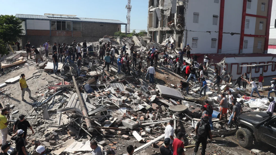 🇨🇴 TËRMETI 7.4 SHKATËRRON KOLOMBINË – QINDRA VIKTIMA, QINDRA TË PLAGOSUR DHE OPERACION MASIV KËRKIM-SHPËTIMI