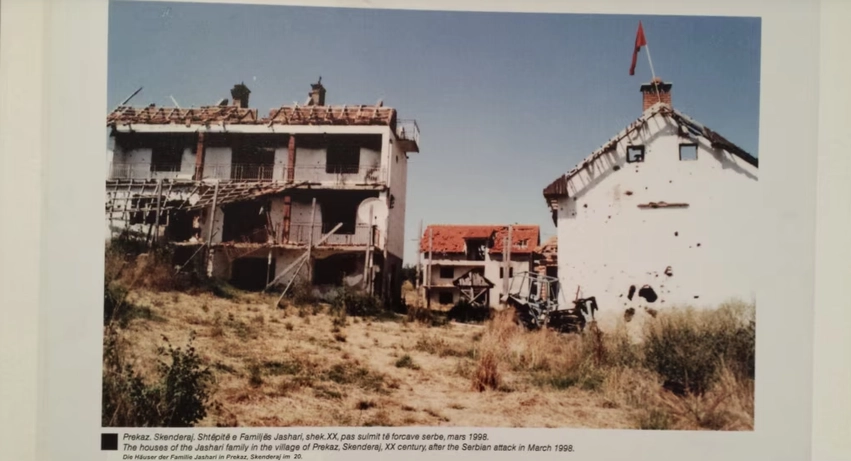 Nga”Bota Sot” Kosove :35 serbë nën aktakuzë për Prekazin – Lushaj kërkon të zbardhet edhe zinxhiri komandues.